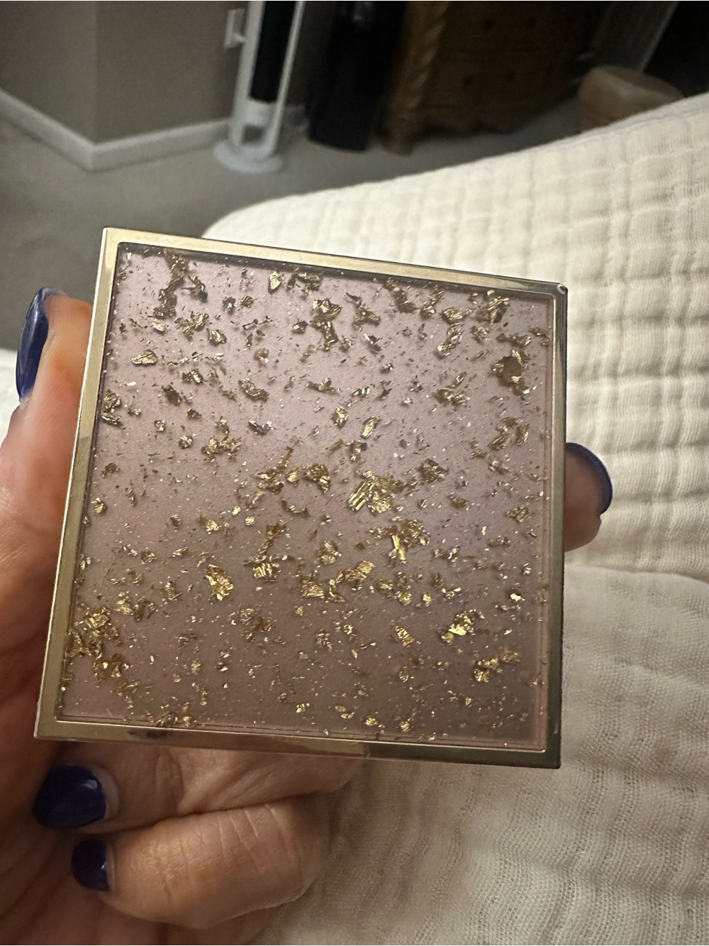 Chantecaille Gold Leaf Compact - Picture 2 of 8